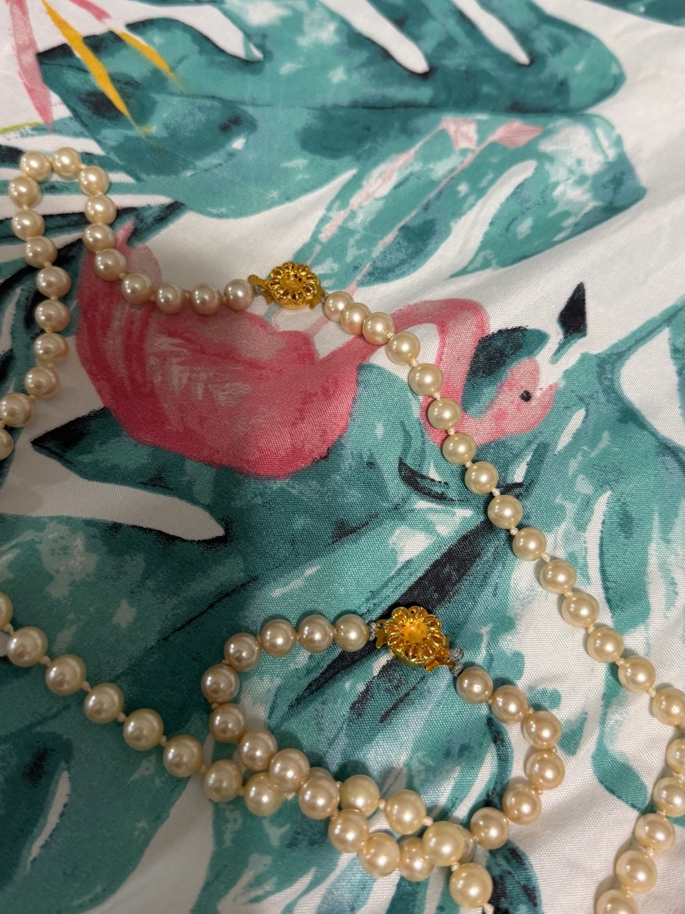 Classic Pearl Necklace with Gold-Tone Floral Clasp and bracelet set